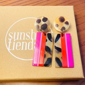 EUC Sunshine Tienda Tortoise and Pink Block Earrings